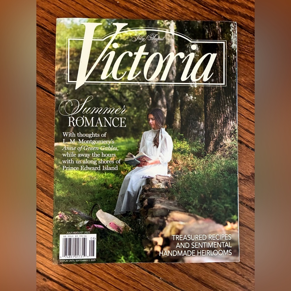 Victoria Magazine Set - Green & Blue Covers - Picture 4 of 7